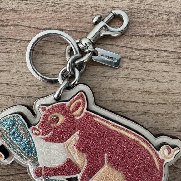 Coach glittery Party Pig bag charms FOBs keychain - Picture 6 of 10